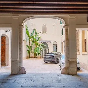 Apartment Residenza Corte Carnesali - Italian Homing